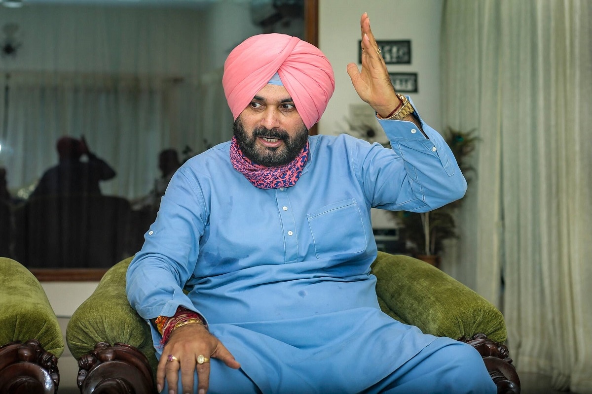 ‘Amarinder Singh Should Shed Ego’: Sidhu Camp Refuses Apology to CM as Punjab Tussle Continues