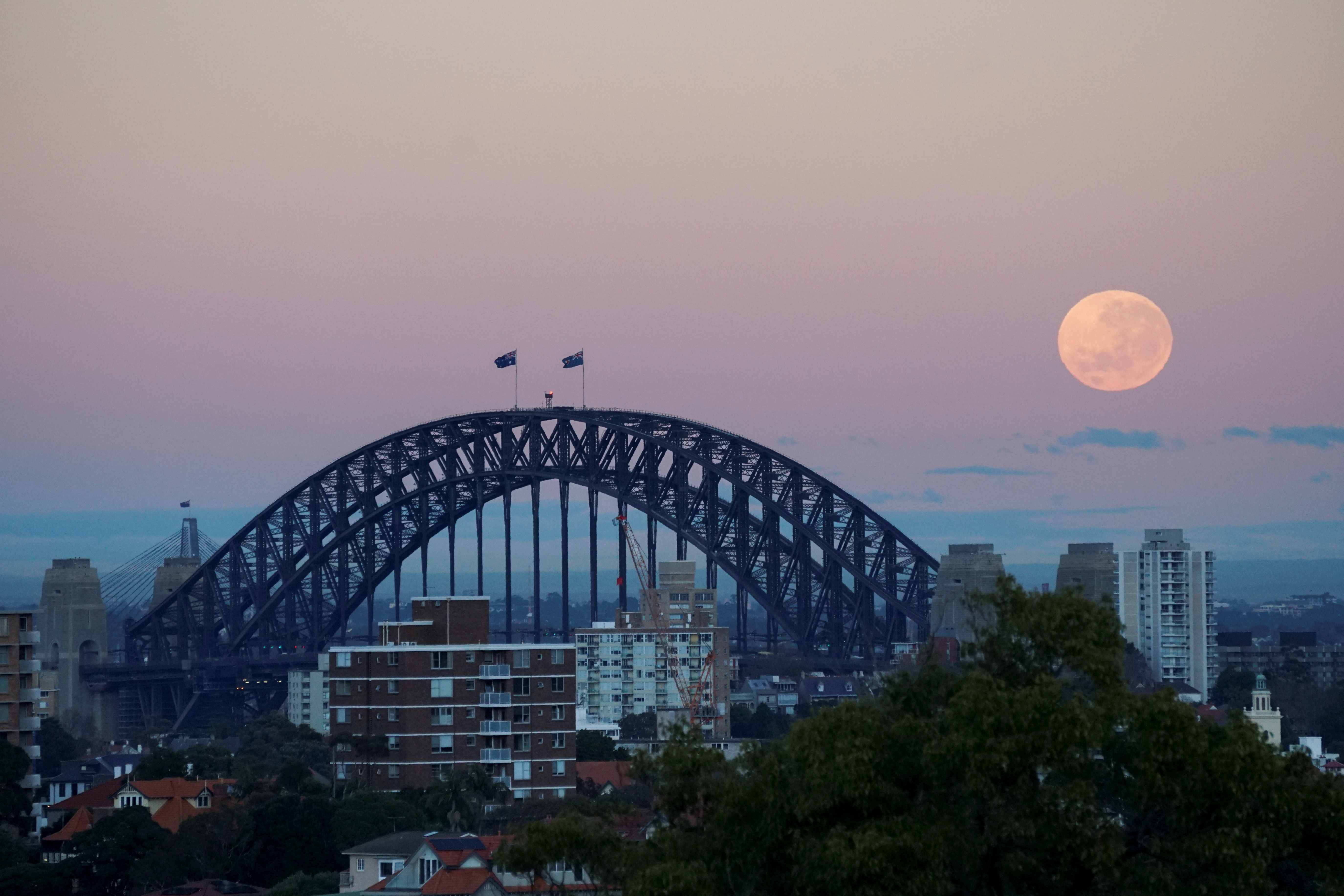 Луна в австралии