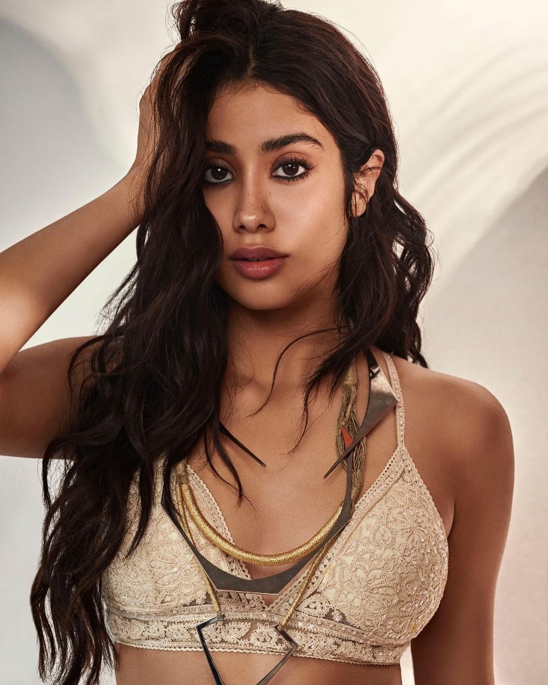  Janhvi Kapoor looks sensuous in the kohl-rimmed eyes and glossy lips. (Image: Instagram)