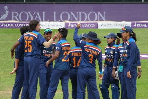 Watch Indian Women S Team Reach Taunton For Second Odi