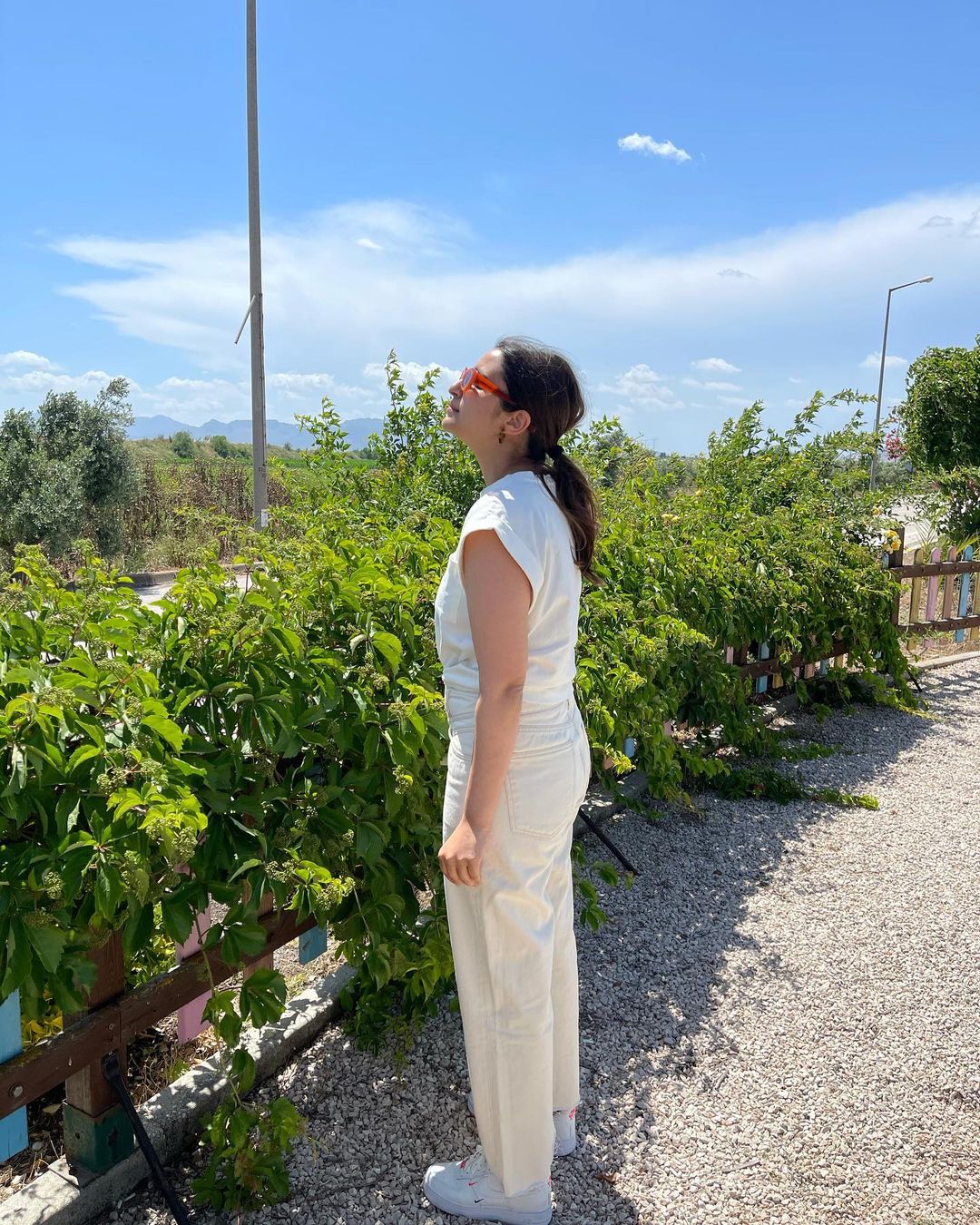  Parineeti Chopra keeps it chic in the all-white look. (Image: Instagram)