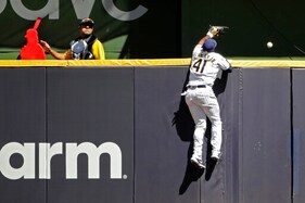 García, Yelich Help Brewers Sweep Pirates With 5-2 Win