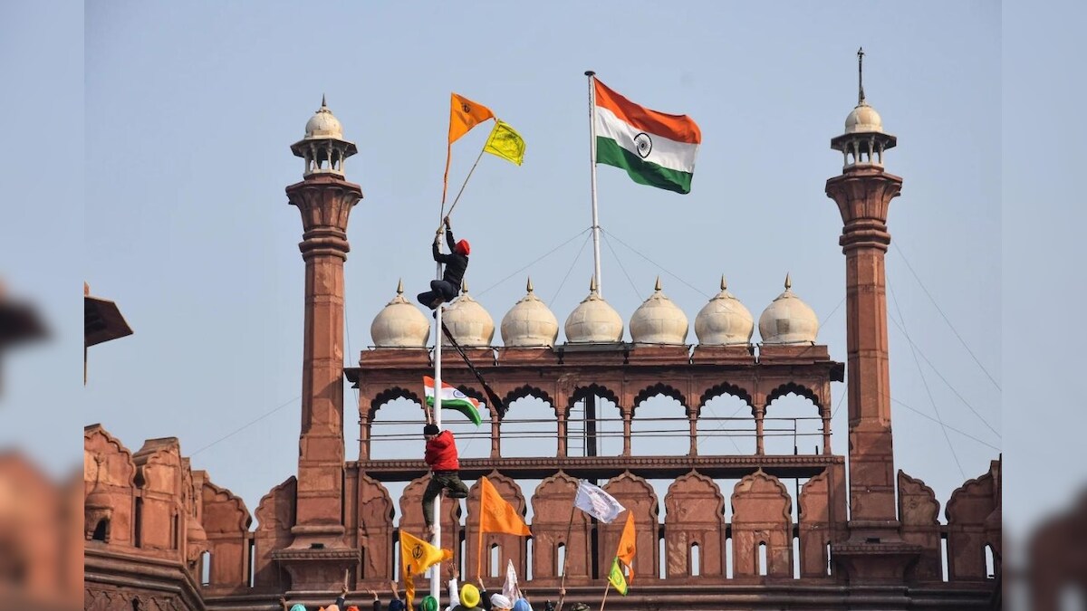 Delhi Police Cites Rise in Sale of Tractors as Indication of Conspiracy for R-Day Violence: Report