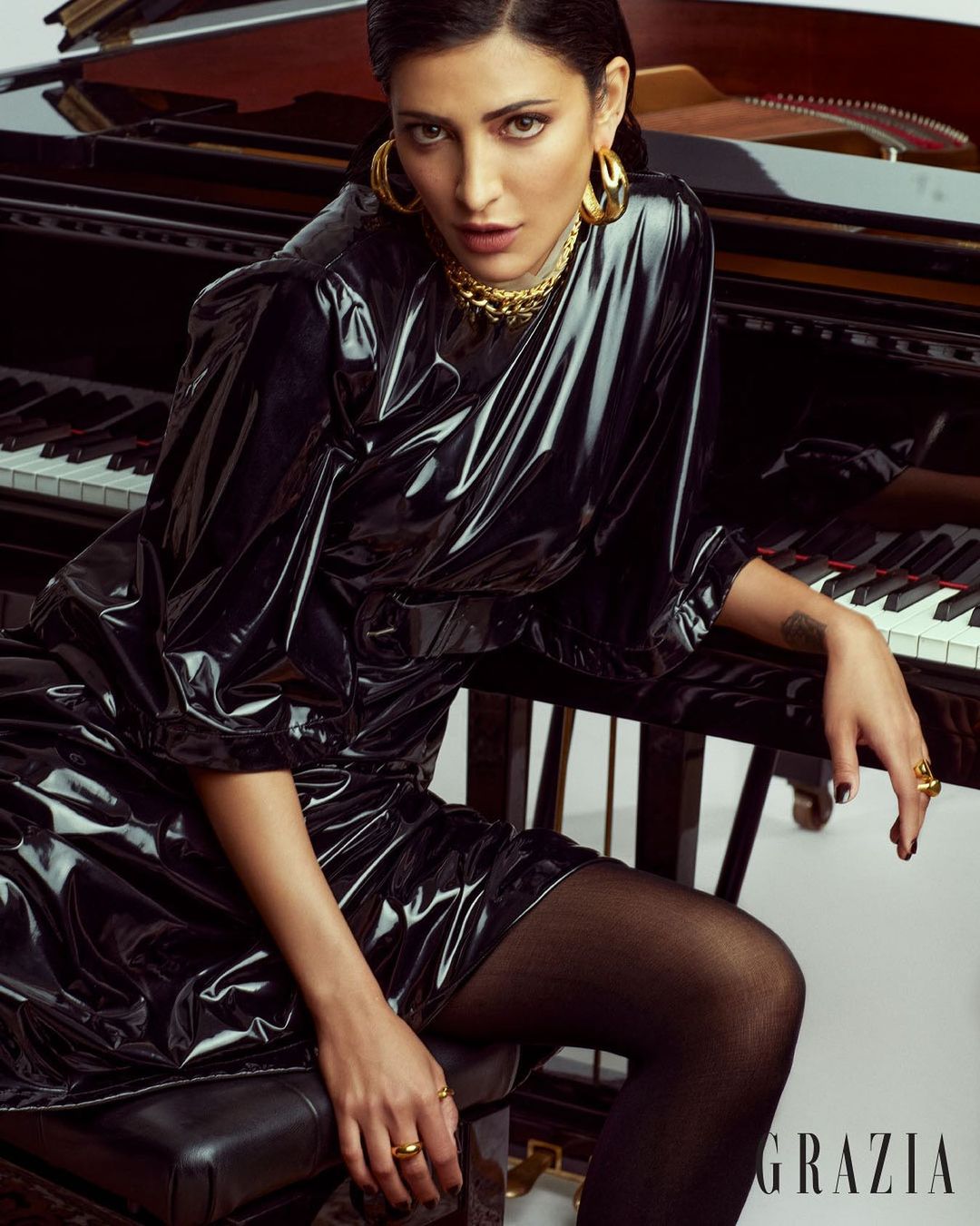Shruti Haasan Looks Stunning In A Little Black Dress, See The Diva Slay It  With Her Edgy Style