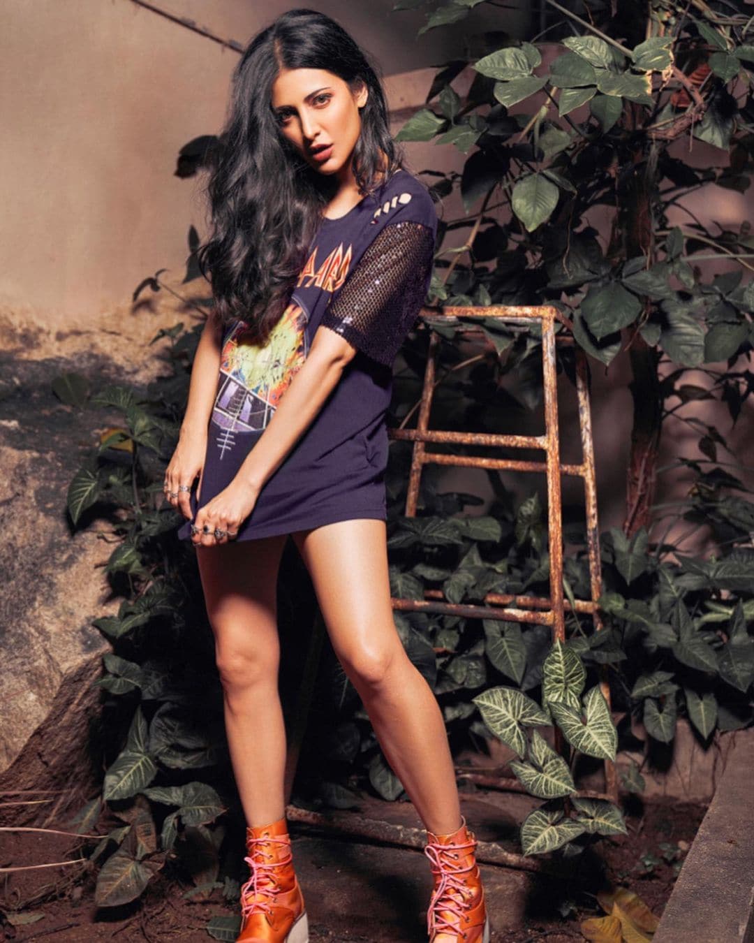 shruti hassan short dress
