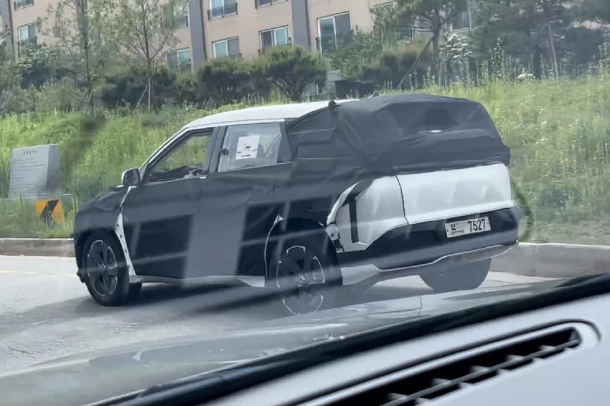 Kia Seltos Based Upcoming Electric SUV Spotted Testing, Based On E-GMP ...