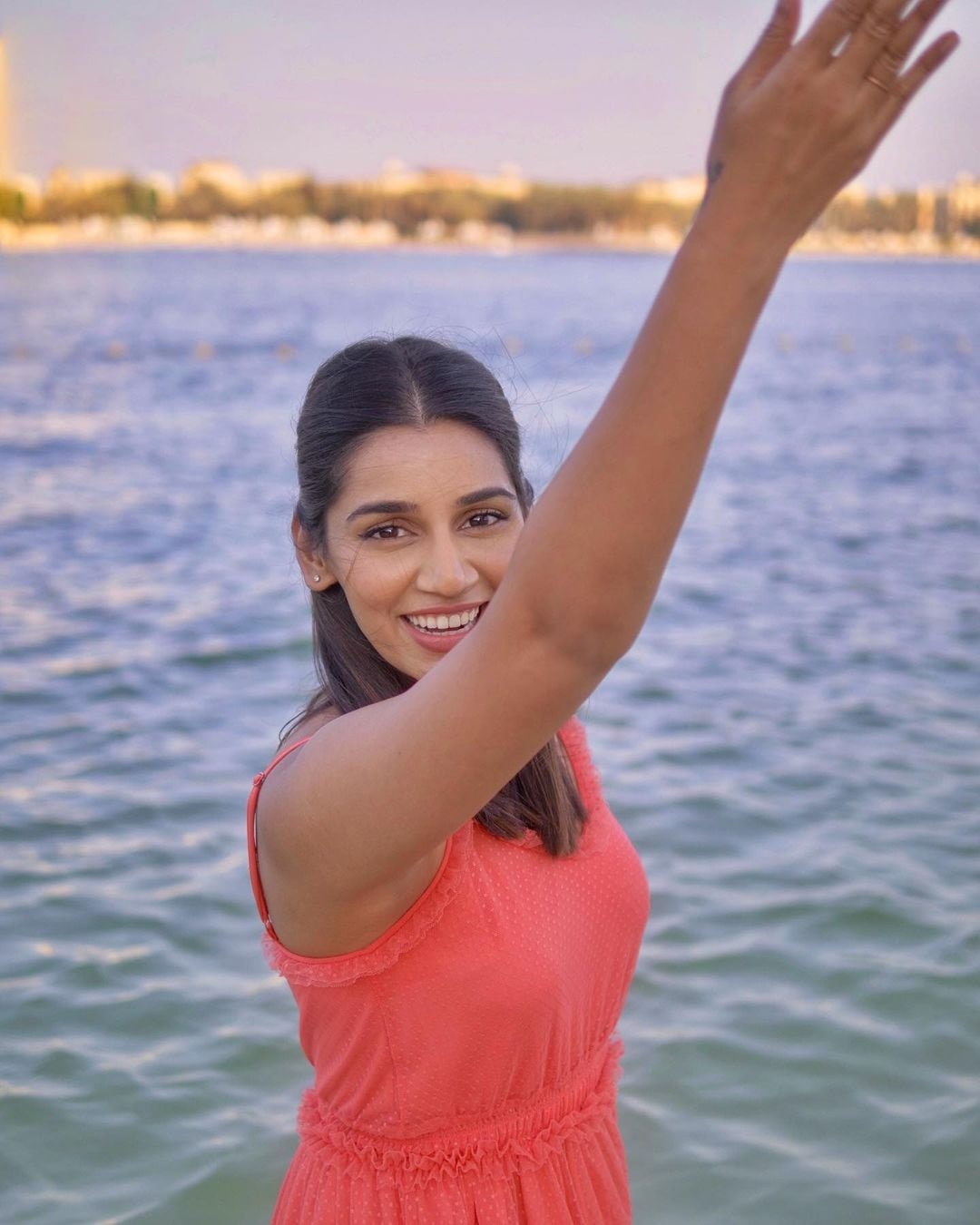 Sanjana Ganesan is in Love With Beaches And These Pictures Are Proof -  News18