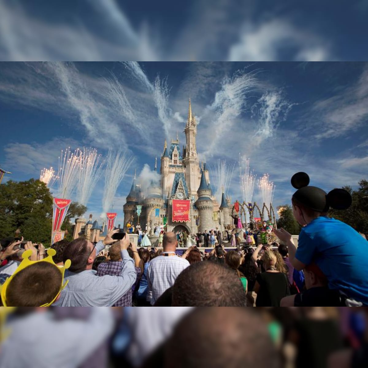 Disney World Secretly Struggles To Prevent Tourists From Scattering Ashes Of Loved Ones