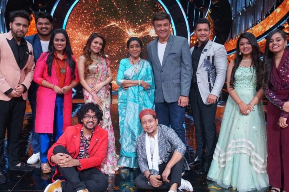 Asha Bhosle Imitates 'Didi' Lata Mangeshkar on Indian Idol 12 ...