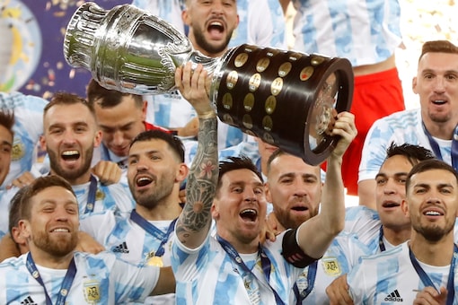 Lionel Messi finally lifts a trophy in Argentina colours (AP)