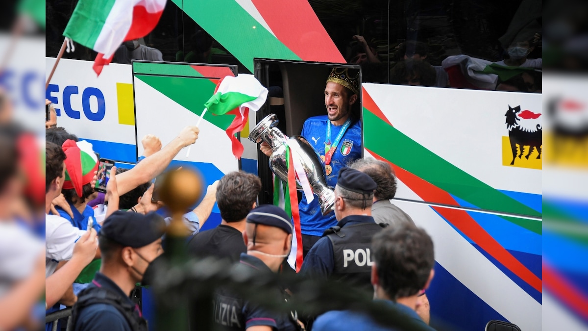 Victorious Italy Return Home to Chanting Fans After Euro 2020 Victory
