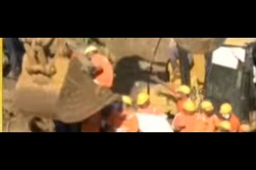 Locals said the rescue operation of those who fell in the well started at around 10pm on Thursday. 
