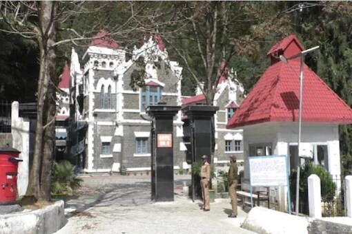 उत्तराखंड सरकार ने हरिद्वार में सभी बूचड़खानों पर पूर्ण प्रतिबंध लगा दिया था।