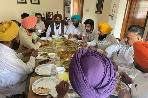 Navjot Singh Sidhu has met over 30 MLAs in the last 2 days ahead of his possible elevation. (News18)