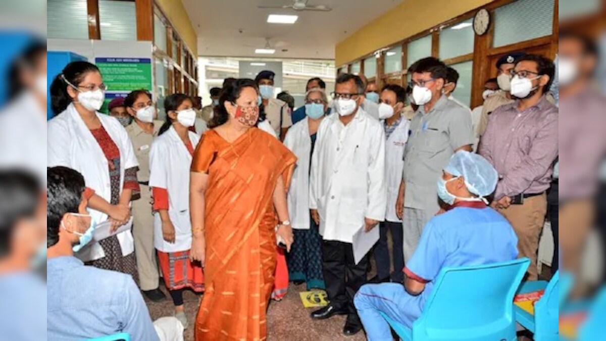 MoS Railways Darshana Jardosh Visits Northern Railway Hospital In Delhi