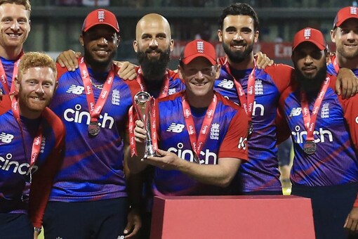 England beat Pakistan in the decider to lift T20I series 2-1.