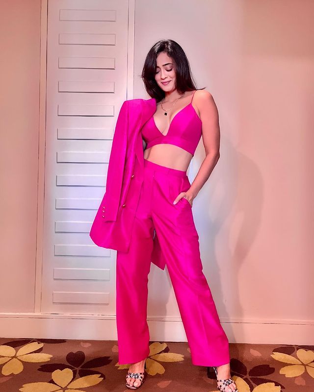Shweta Tiwari looks super chic in the all-pink pantsuit with bralette. 