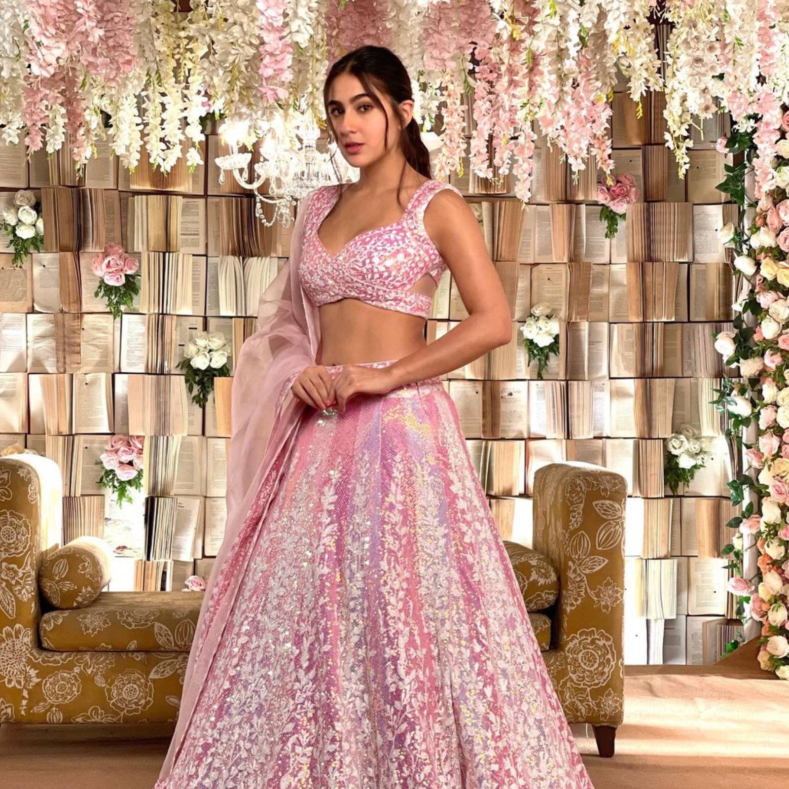  Sara Ali Khan looks like a dream in a pink ethnic outfit. (Image: Instagram)