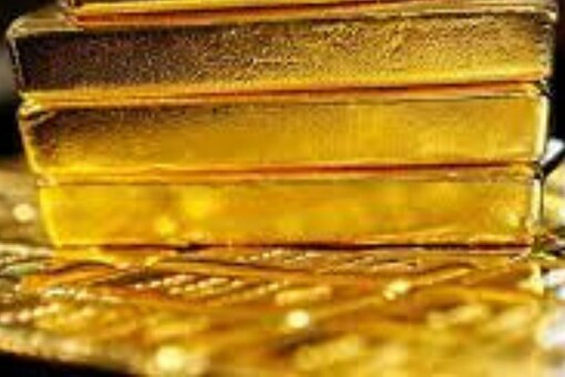 सोने की दो छड़ें और एक सोने का बिस्किट सामूहिक रूप से वजन 517.2 ग्राम और कीमत 22.89 लाख रुपये बरामद की गई। 