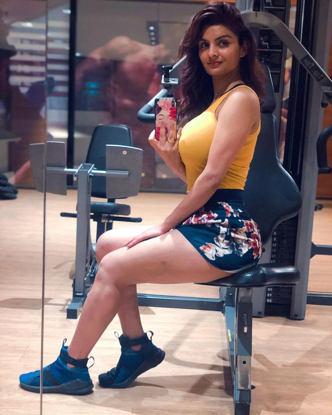 Anveshi Jain Flaunts Curves In These Sexy Pictures Check Out The Gandii Baat Divas Photos News18 3328