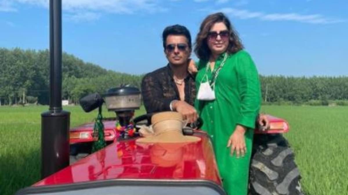 Sonu Sood Enjoys Greenery of Punjab's Fields With 'Best-Friend' Farah Khan