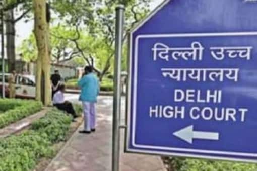 अपनी स्थिति रिपोर्ट में, पुलिस ने कहा कि जांच यह स्थापित नहीं कर सकी कि दिल्ली दंगों के मामले की जांच का विवरण मीडिया के साथ कैसे साझा किया गया और तन्हा के स्वतंत्र और निष्पक्ष परीक्षण के अधिकार के प्रयोग में कोई पूर्वाग्रह नहीं हुआ है। अपनी स्थिति रिपोर्ट में, पुलिस ने कहा कि जांच यह स्थापित नहीं कर सकी कि दिल्ली दंगों के मामले की जांच का विवरण मीडिया के साथ कैसे साझा किया गया और तन्हा के स्वतंत्र और निष्पक्ष परीक्षण के अधिकार के प्रयोग में कोई पूर्वाग्रह नहीं हुआ है।