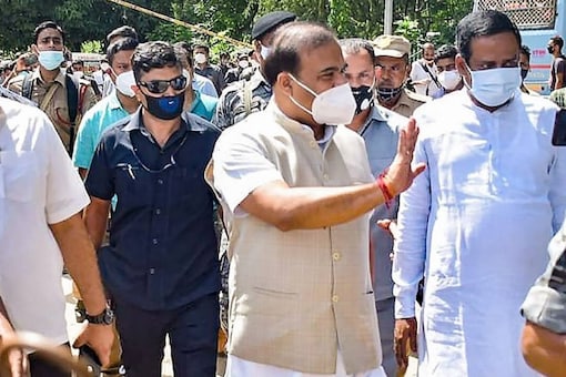 असम कैबिनेट ने बुधवार को फैसला किया कि राज्य में गोरखा समुदाय के सदस्यों के खिलाफ फॉरेनर्स ट्रिब्यूनल में कोई नया मामला दर्ज नहीं किया जाएगा। असम कैबिनेट ने बुधवार को फैसला किया कि राज्य में गोरखा समुदाय के सदस्यों के खिलाफ फॉरेनर्स ट्रिब्यूनल में कोई नया मामला दर्ज नहीं किया जाएगा।