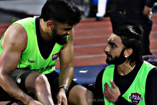 Ranveer Singh with India legend MS Dhoni.