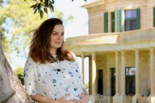 Evelyn Sharma flaunts baby bump in her new Instagram post