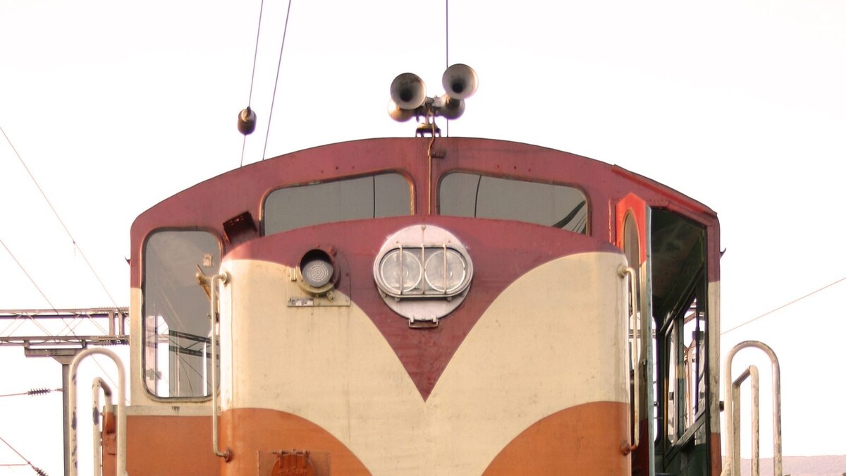 Do You Know Indian Railways has 11 Types of Horns? Here's What They