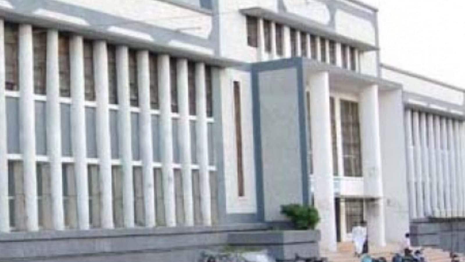 MP University Calls Apoorvanand, Gauhar Raza for Webinar, Police Tells VC ‘Sentiments Shouldn’t be Hurt’