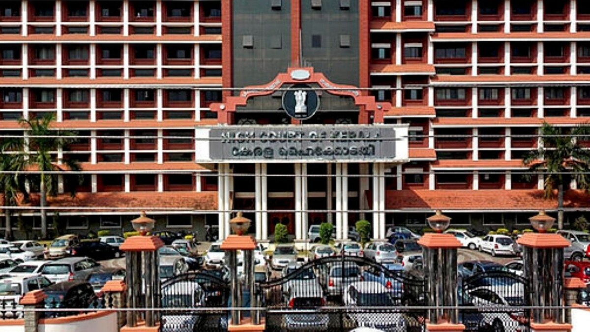 In Latest Court Gaffe, Man Shaves, Brushes Before Kerala HC During Hearing