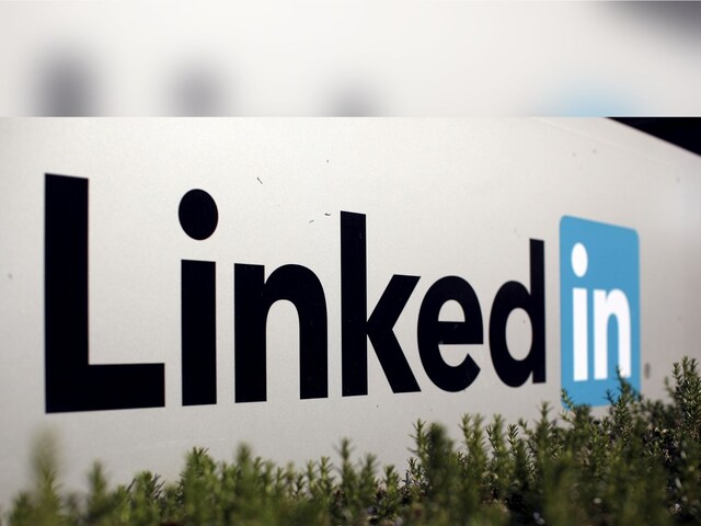 LinkedIn has added a new dashboard for service providers to help them keep tabs on their various queries and requests.