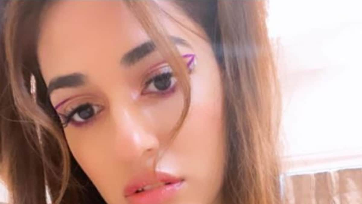 Disha Patani Adds Drama to Her Makeup With This Highlight; See Photo