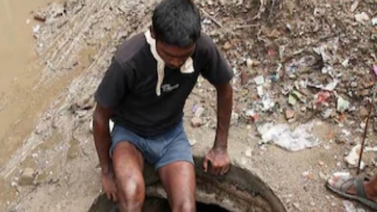 No Person Currently Engaged In Manual Scavenging 158 Died Cleaning Septic Tanks In 3 Yrs Govt