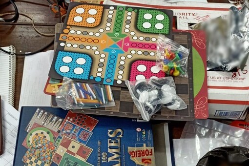 The cannabis was delivered under false declaration of cosmetics, toys, games.