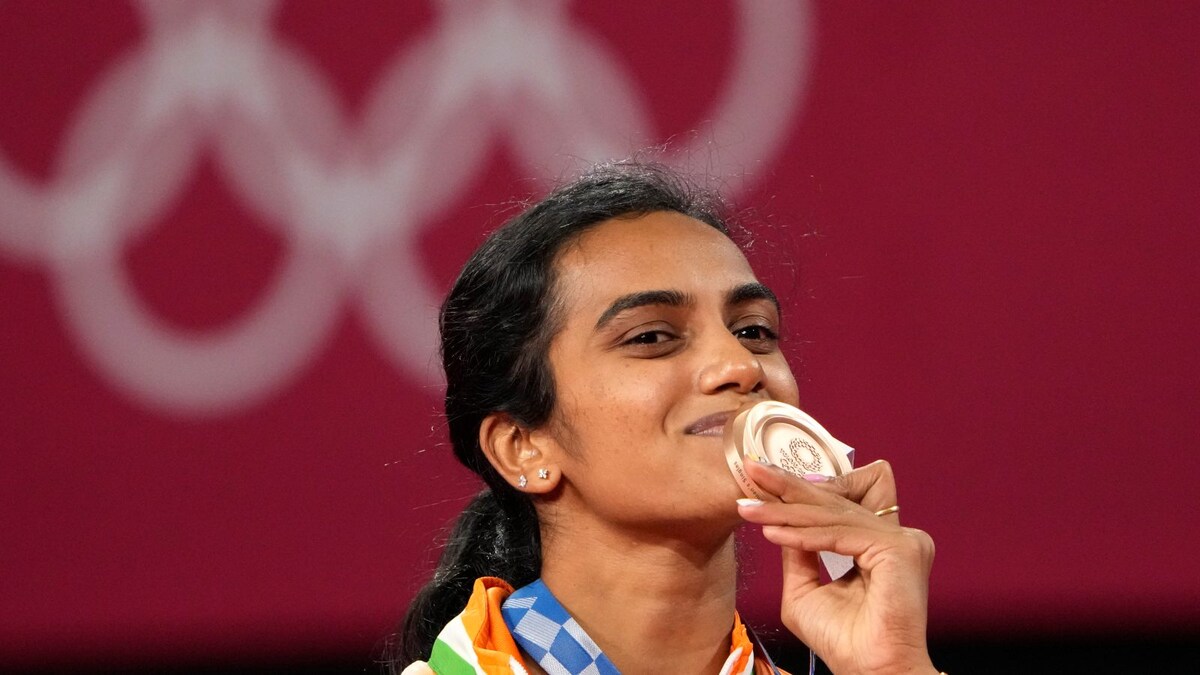 PV Sindhu Beats He Bingjiao to Win Tokyo Olympics Women's Singles Badminton Bronze Medal