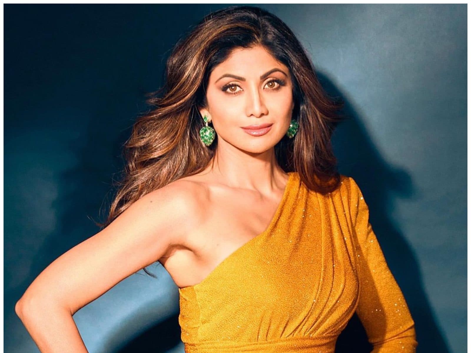 Bollywood Rallies Behind Shilpa Shetty as She Breaks Silence on Raj Kundra  Case, Requests for Privacy - News18