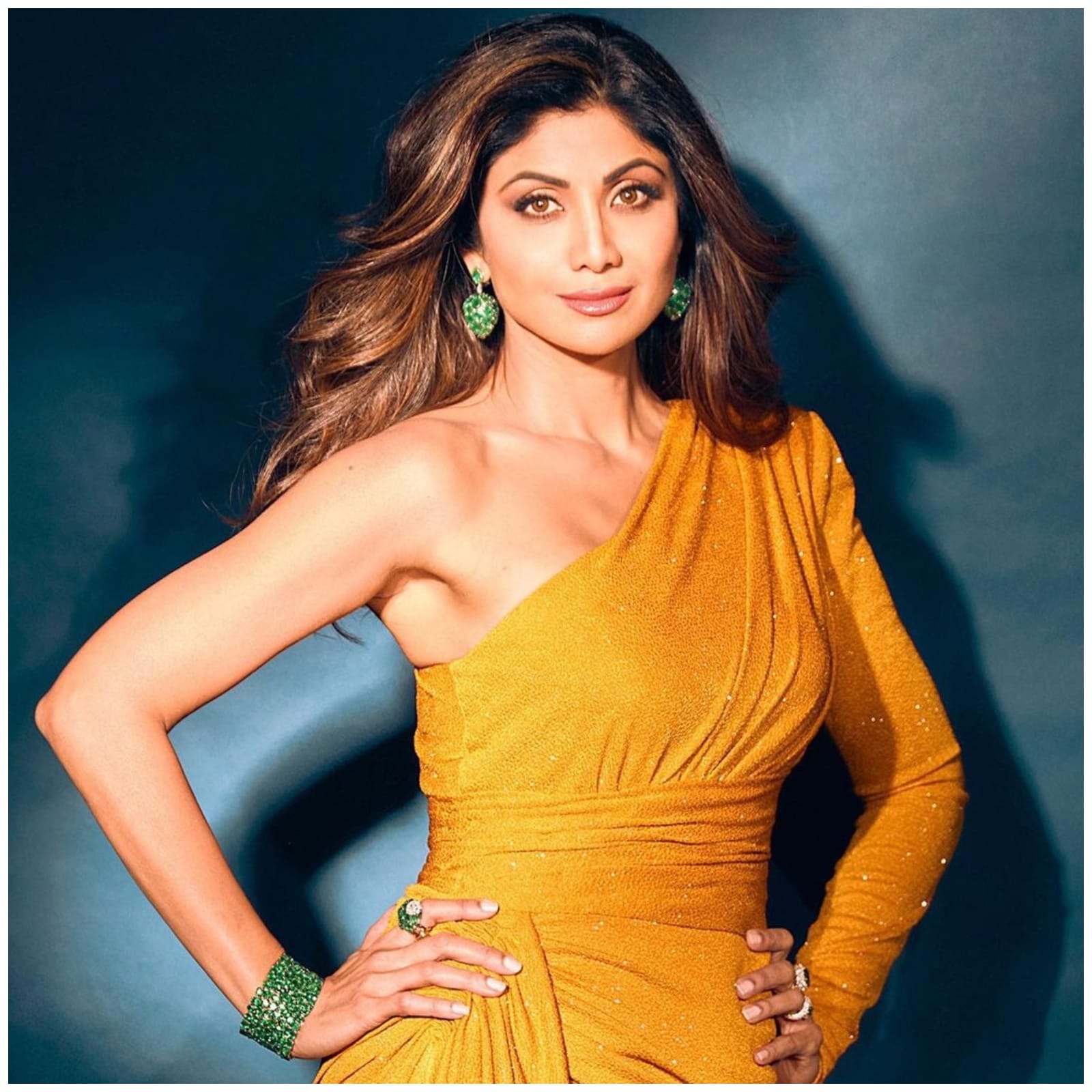 1600px x 1600px - Bollywood Rallies Behind Shilpa Shetty as She Breaks Silence on Raj Kundra  Case, Requests for Privacy - News18