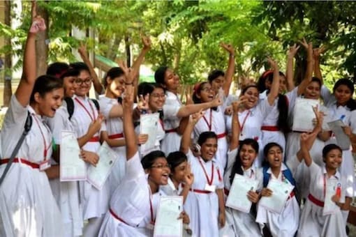 The schools in Kolkata were divided over this decision of WBCHSE. The schools in Kolkata were divided over this decision of WBCHSE.