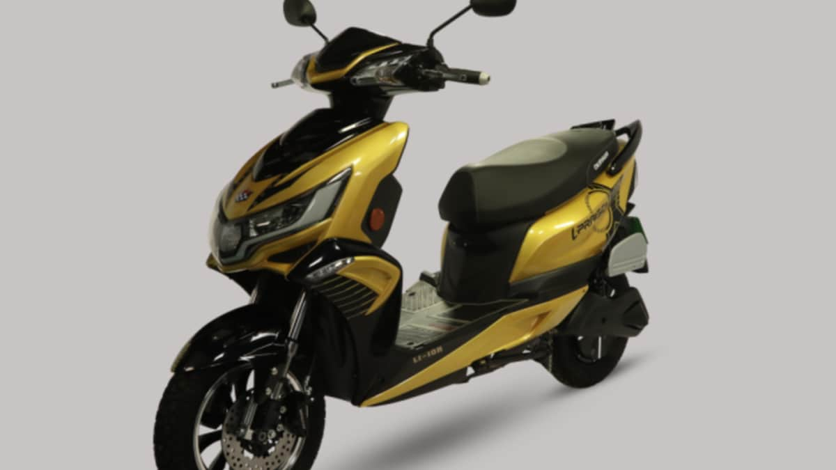 Top 5 Long-Range Electric 2-Wheelers to Buy: Okinawa i-Praise, Benling Aura and More