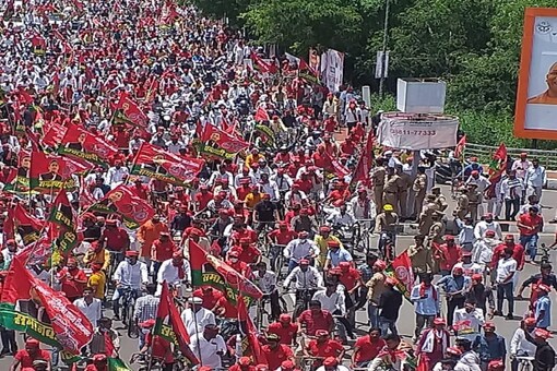 Samajwadi Party chief and former chief minister Akhilesh Yadav claimed that the residents of Uttar Pradesh are so upset with the incumbent BJP government that SP may win 400 assembly seats in 2022 assembly polls. (Photo credits- News18 Qazi Faraz Ahmad)