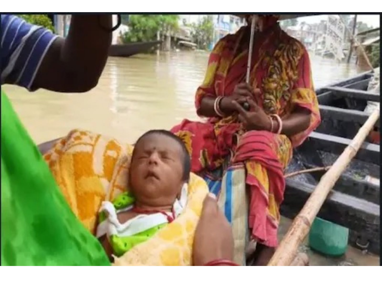 Bengal Floods: Family Takes Shelter on Neighbour's Terrace With 11-Month-Old Baby