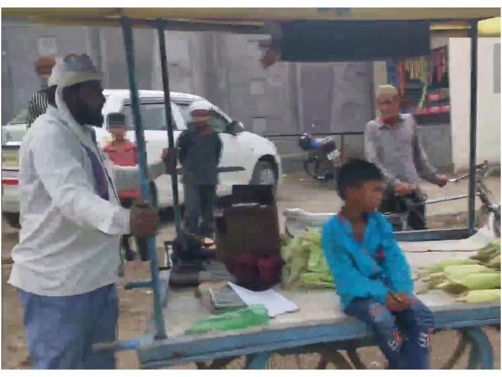 Corn Seller to Councillor: Maha Man Continues Job as Vendor Even After Winning Polls