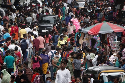 Mumbai reported 757 new coronavirus infections on Saturday, marking rise in cases for the fifth day in a row, the civic body said.(Image: Reuters/File)