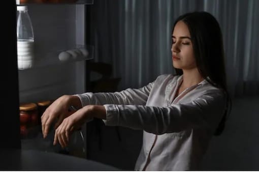 Know Symptoms And Causes of Sleepwalking