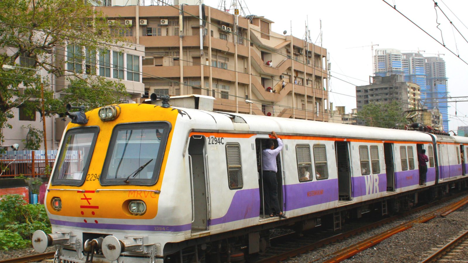 Mumbai Local Train Travel From Aug 15 E pass Facility Launched For 