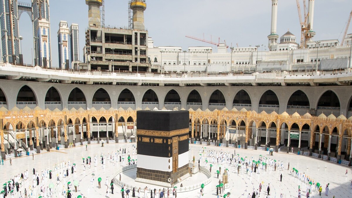 Saudi Arabia Opens Umrah Pilgrimage To Vaccinated Worshipers From Abroad