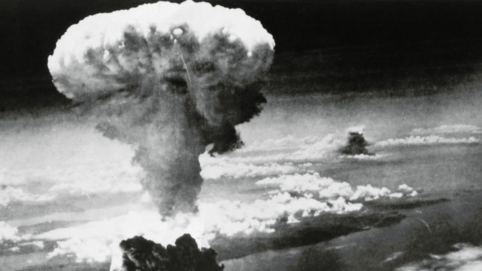 On This Day In 1945 Atomic Bomb Dropped On Nagasaki Techiai