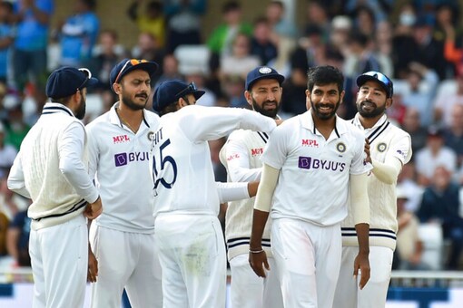 India glanced at the driving seat before the wash on the final day.  (AP photo)